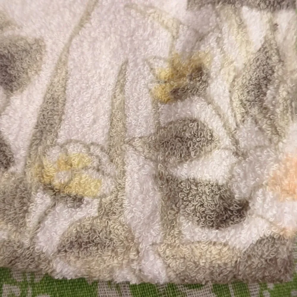 Vintage Canon white towel set with floral and‎ butterfly print